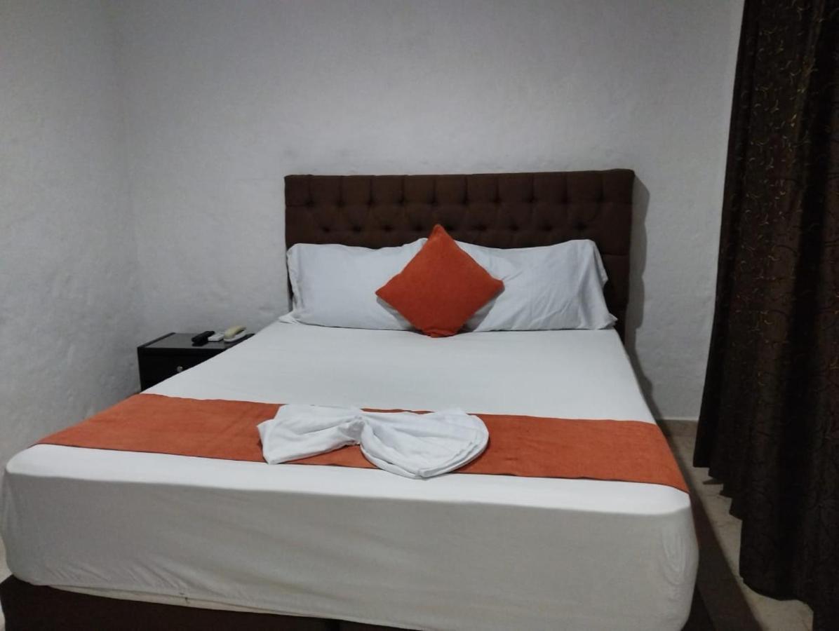 מלגאר Blue Star Hotel מראה חיצוני תמונה